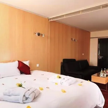 Residhome Paris Senart Aparthotel 4*