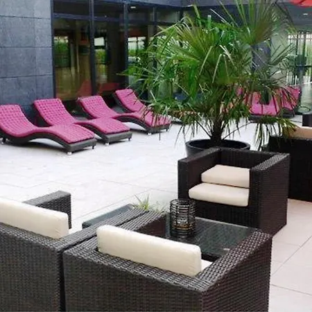 Aparthotel Residhome Paris Senart 4*