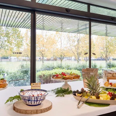 Appart hôtel Residhome Paris Sénart 4*