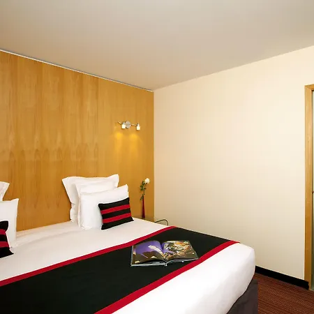 Residhome Paris Senart Aparthotel 4*