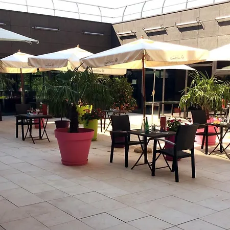 Residhome Paris Senart 4*