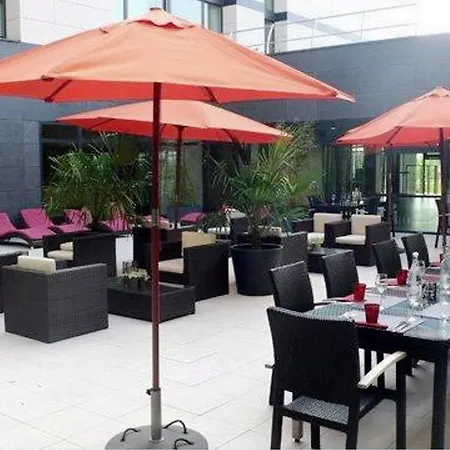 Aparthotel Residhome Paris Senart 4*
